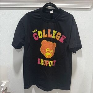 Vintage Kanye West 2004 "The College Dropout Truth
Tour Merch" Size XL